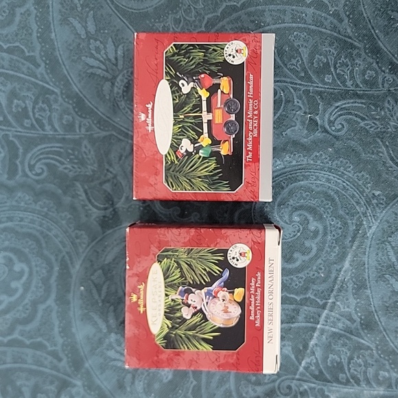 2 Hallmark Ornaments Mickey & Minnie Handcar & Mickey Parade Drummer Christmas - Picture 4 of 14